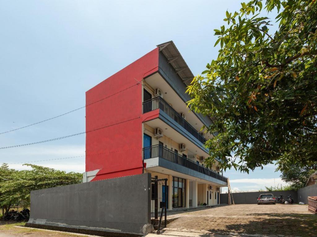 Richmond Guest House Cirebon Redpartner Exterior foto